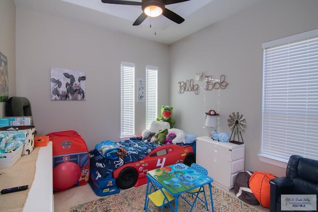 bedroom with ceiling fan