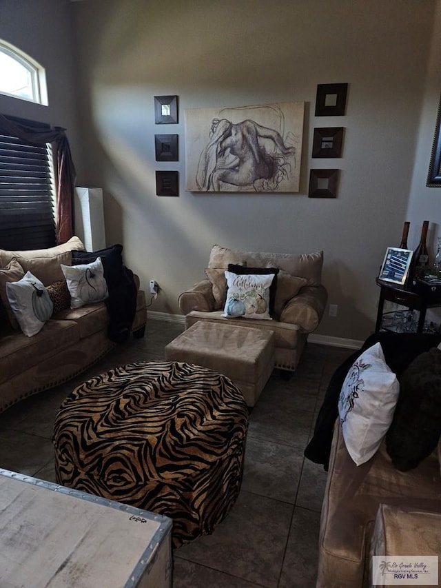 2104 Tomatillo Dr, Weslaco, TX 78596 - tiled living area featuring baseboards