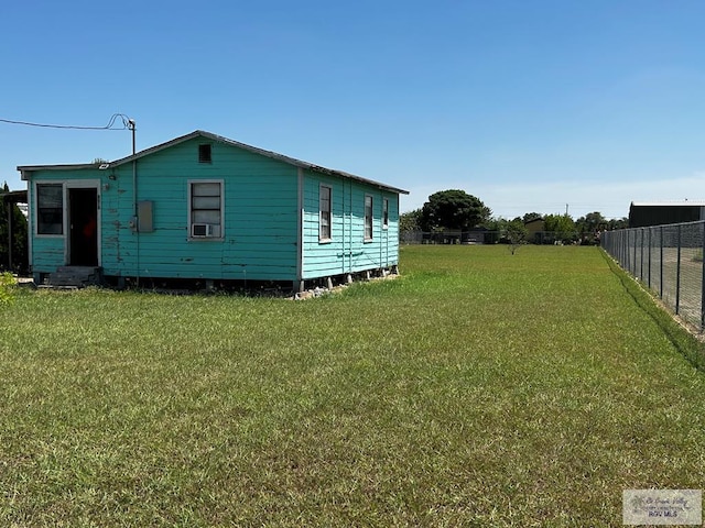 exterior space featuring a lawn