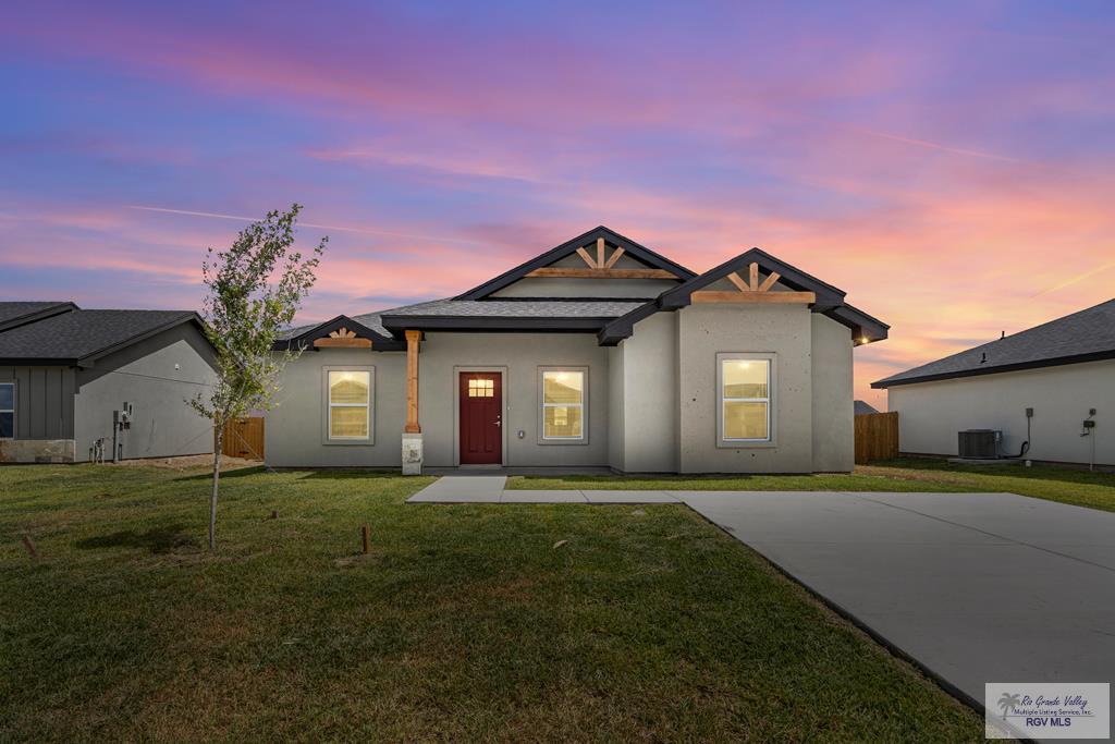 1610 Hope Dr, Mercedes, TX 78570 - photo 1