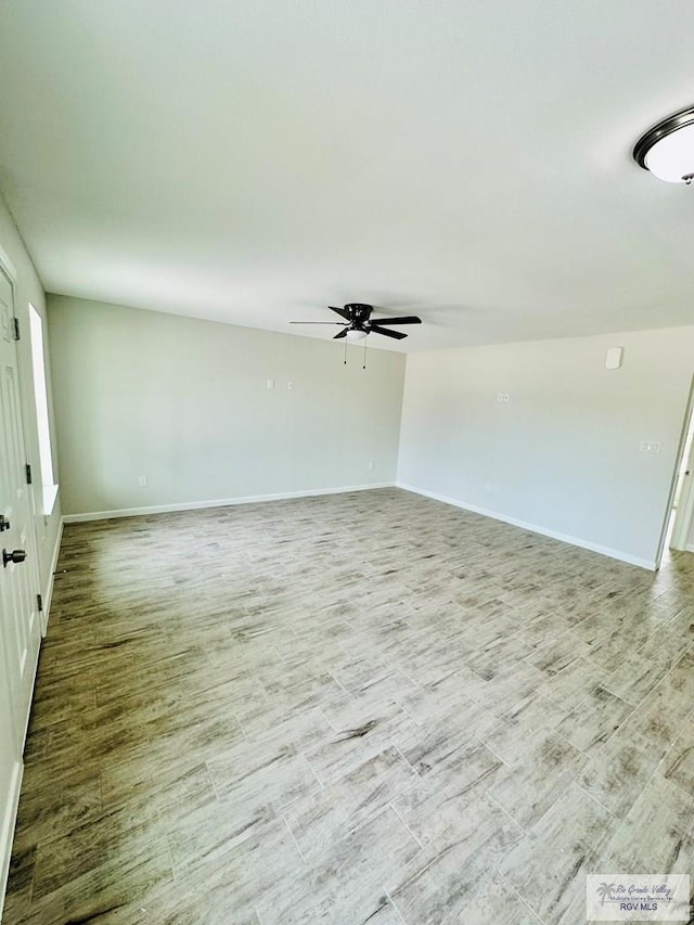 empty room with ceiling fan