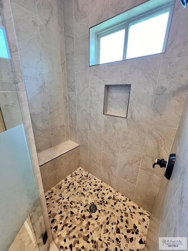 814 Knotty Pine Ln, Harlingen, TX 78552 - bathroom with tiled shower