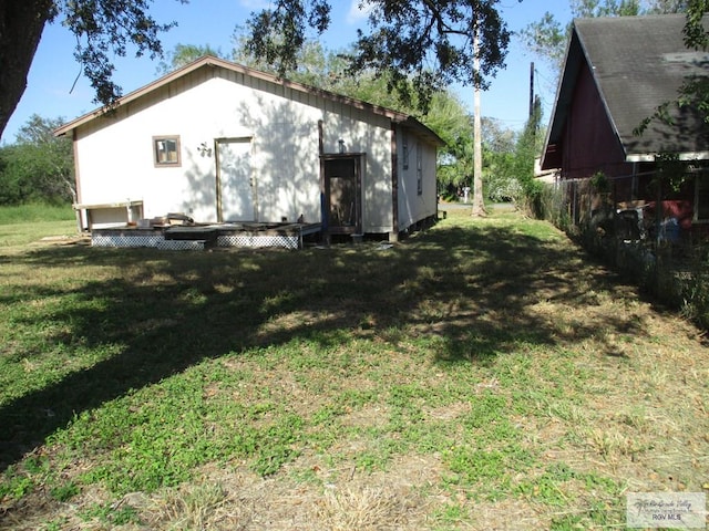 exterior space featuring a yard