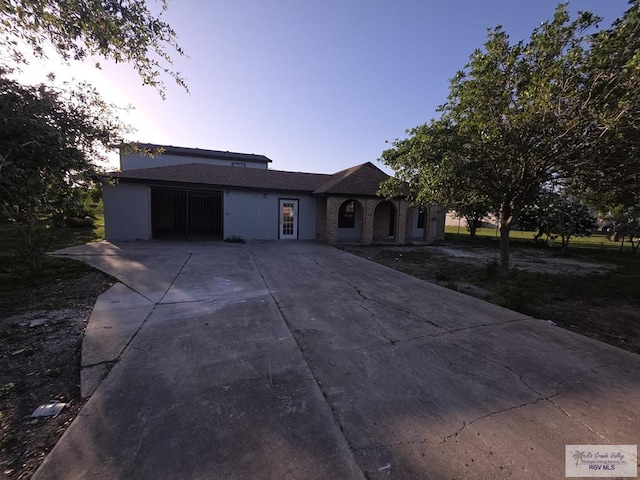 view of front of home featuring driveway