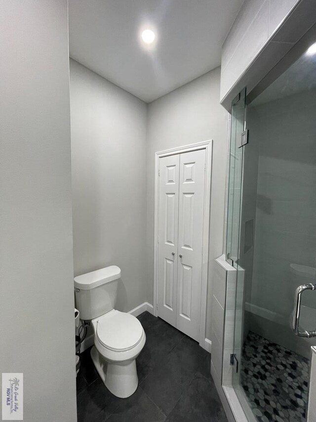 bathroom featuring walk in shower