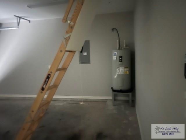9206 Empress Ln, Harlingen, TX 78552 - utilities featuring water heater and electric panel