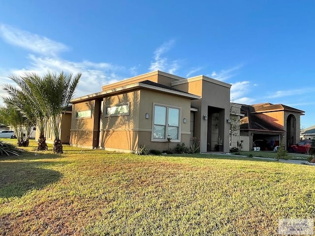 view of front of property with a front yard