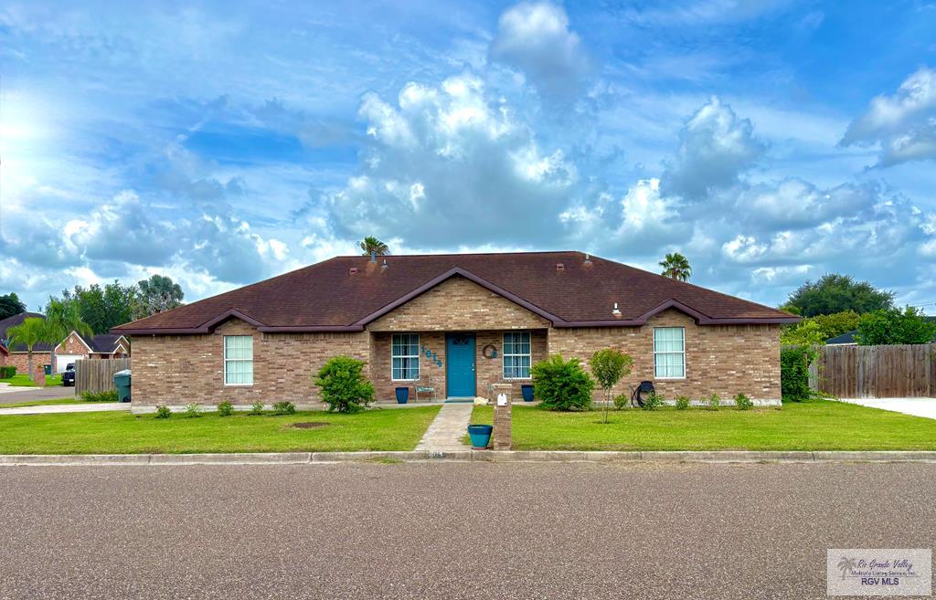 1614 Sunshine Dr, Harlingen, TX 78552 - photo 1