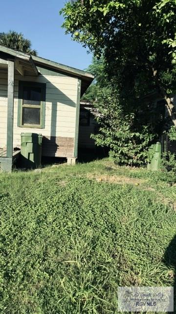 view of side of property