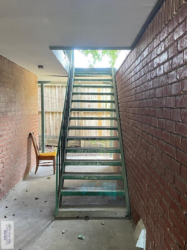 2304 Shidler Dr Unit 10-40, Brownsville, TX 78521 - view of staircase