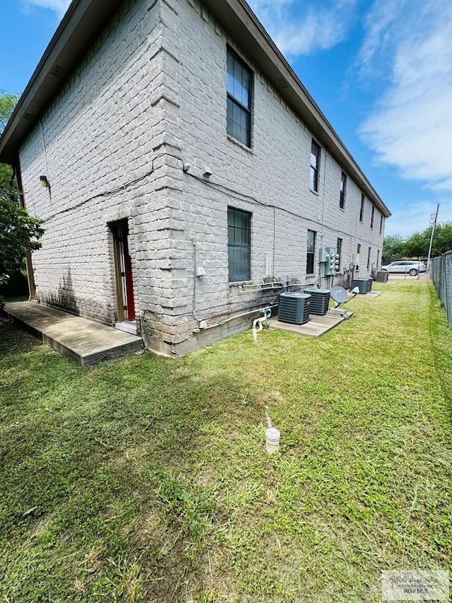 1321 Nesmith St, Harlingen, TX 78550 - photo 18