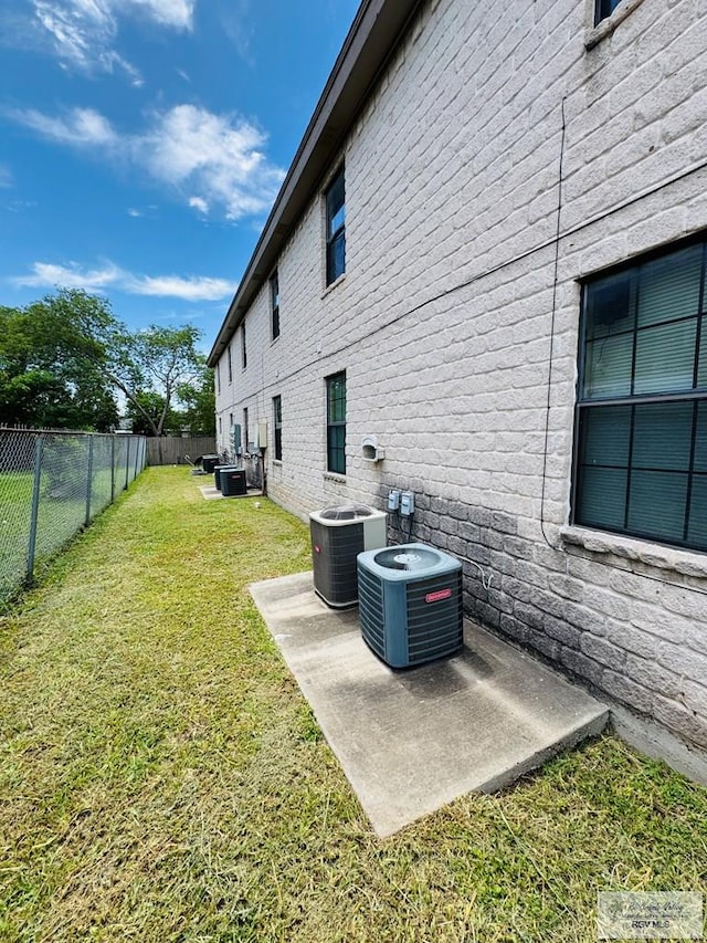 1321 Nesmith St, Harlingen, TX 78550 - photo 16