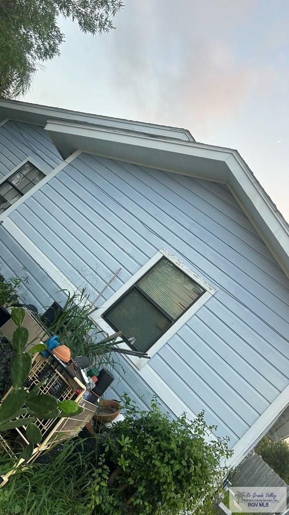 460 E Hicks St, San Benito, TX 78586 - view of property exterior