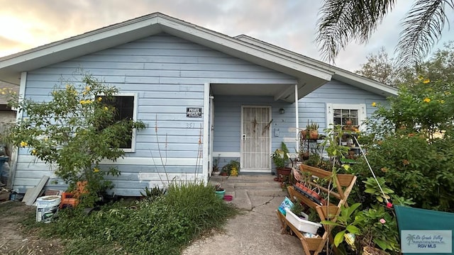 460 E Hicks St, San Benito, TX 78586 - view of front facade