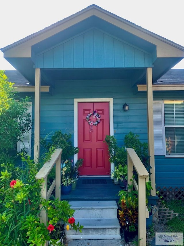 view of property entrance