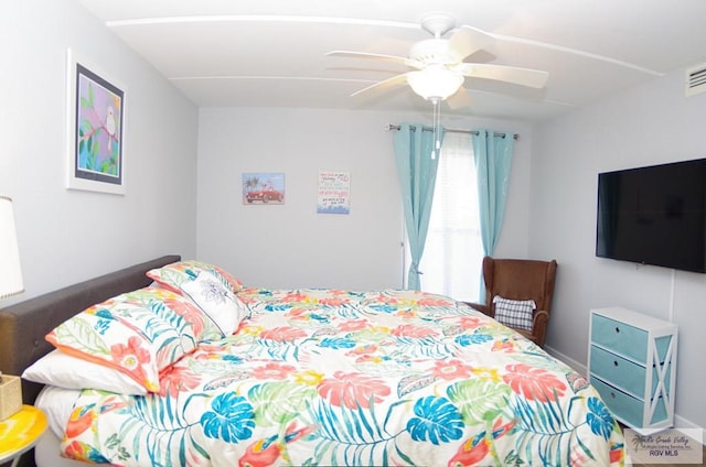 bedroom featuring ceiling fan