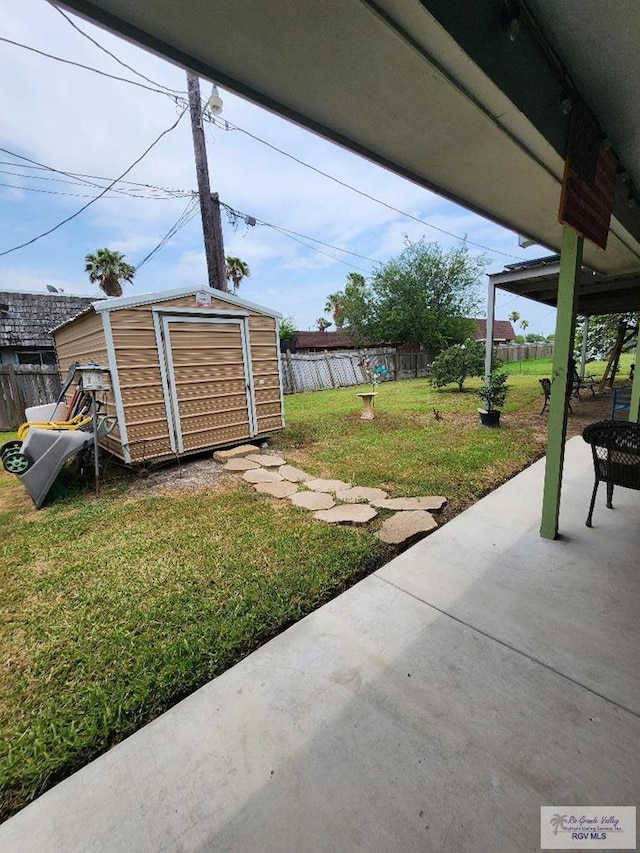 480 Madrid Ct, San Benito, TX 78586 - view of yard featuring a patio area