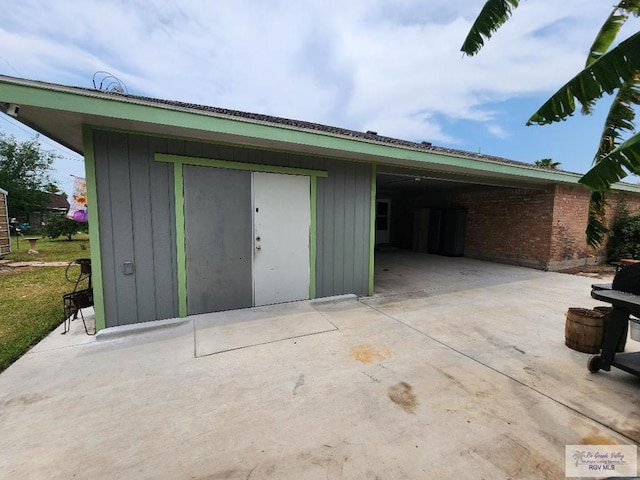 480 Madrid Ct, San Benito, TX 78586 - view of garage