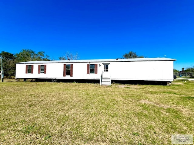 view of front of house with a front yard