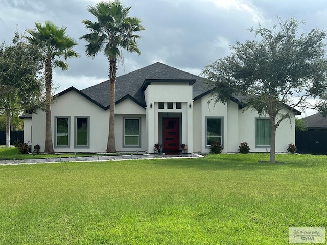 view of front of home featuring a front yard