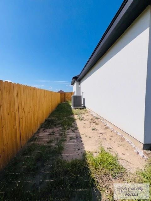 16602 Napper Ln, Primera, TX 78552 - view of yard featuring cooling unit