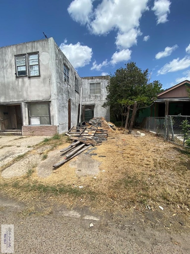 386 W Yturria Ave, Raymondville, TX 78580 - photo 9