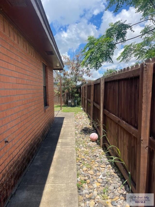 595 Mango Ln, Brownsville, TX 78521 - photo 13