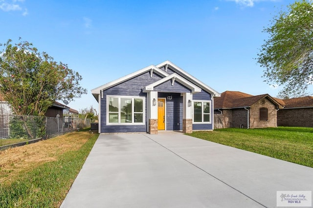 1421 6th St, Harlingen, TX 78550 - view of craftsman-style house