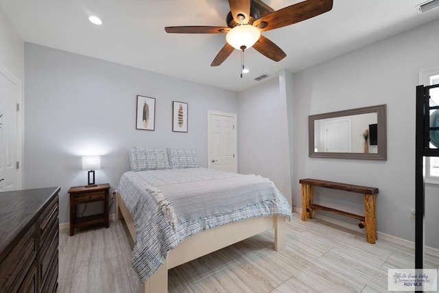 bedroom with ceiling fan