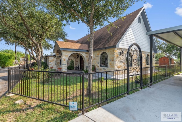 view of front of house with a front yard