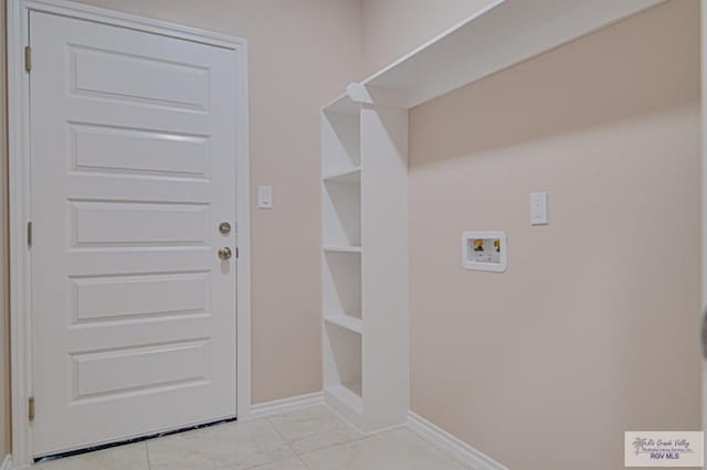 laundry area with washer hookup, laundry area, and baseboards