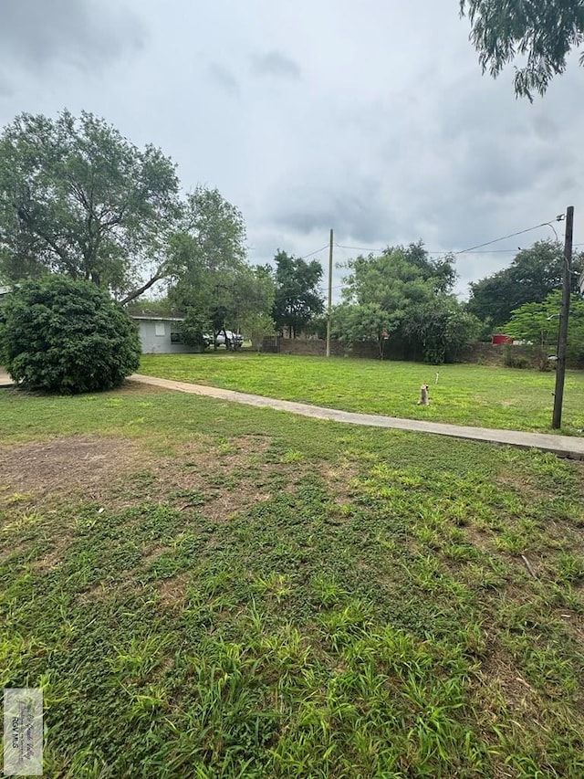 44 Highland Ter, Brownsville, TX 78521 - view of grassy yard