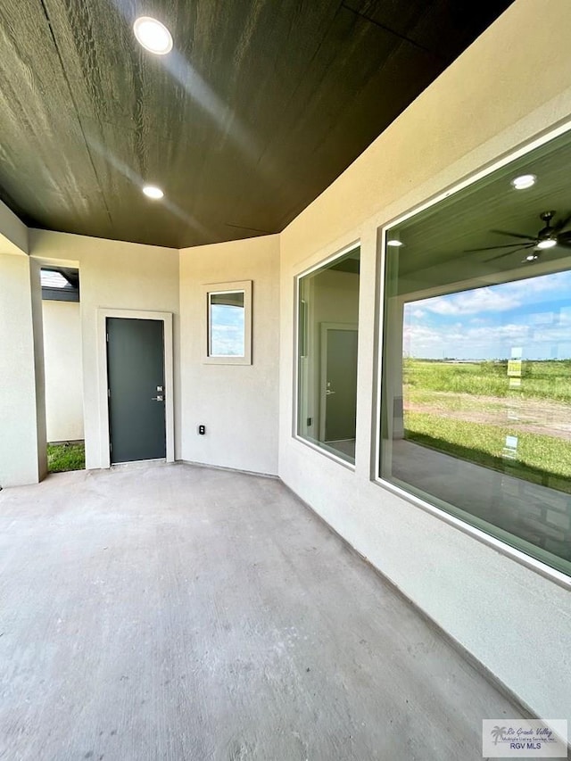 514 Oriole Dr, Los Fresnos, TX 78566 - view of patio / terrace