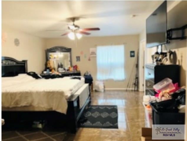 bedroom with ceiling fan