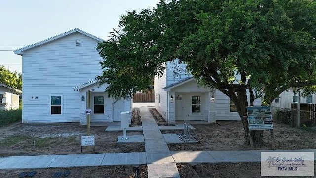 view of front of property