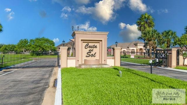 Listing photo 2 for 1316 Costa Del Sol Dr, Brownsville TX 78520