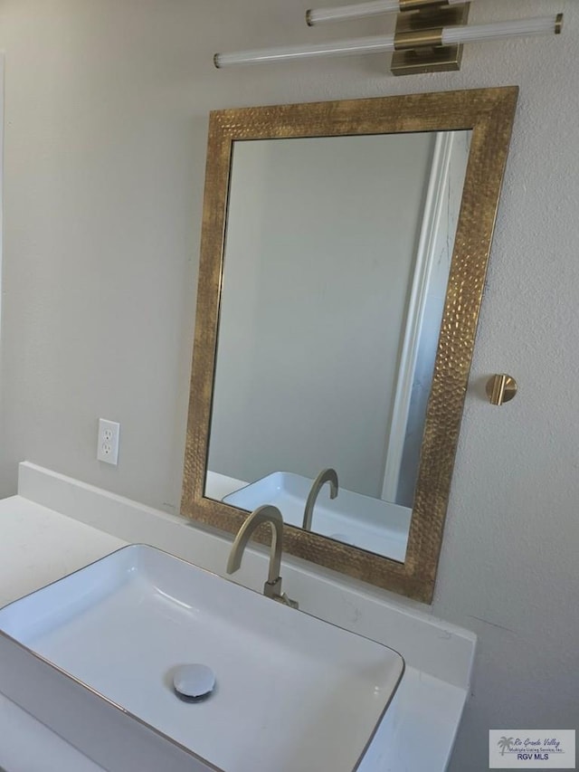 1115 Falcon Dr, Harlingen, TX 78550 - bathroom with vanity
