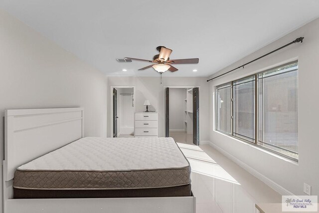 bedroom with ceiling fan