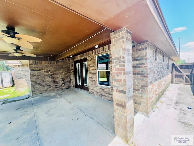 view of patio with ceiling fan