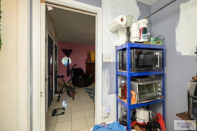 307 W Boone Ave, Pharr, TX 78577 - interior space with stainless steel microwave