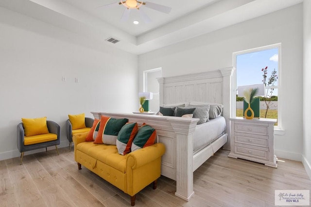 1305 Thacker Ln, Harlingen, TX 78552 - bedroom featuring light wood-type flooring, baseboards, and recessed lighting