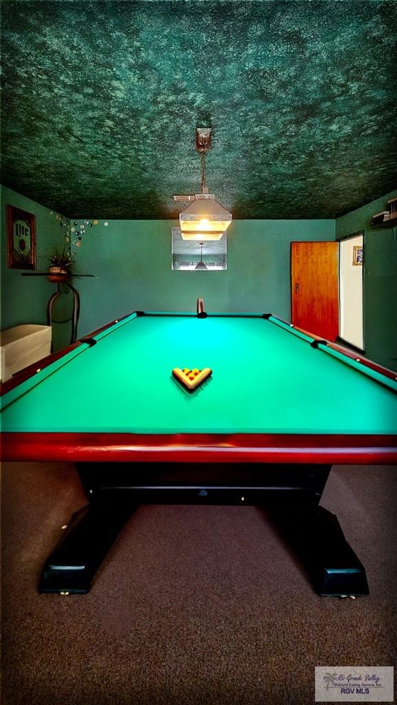 playroom featuring carpet and billiards