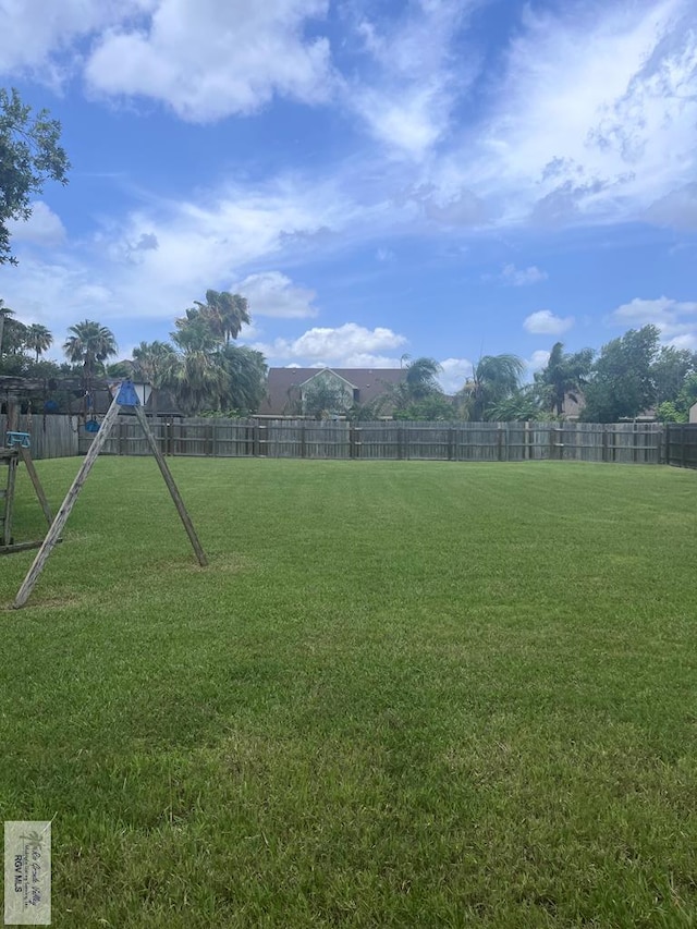 635 S San Marcelo Blvd, Brownsville, TX 78526 - view of yard