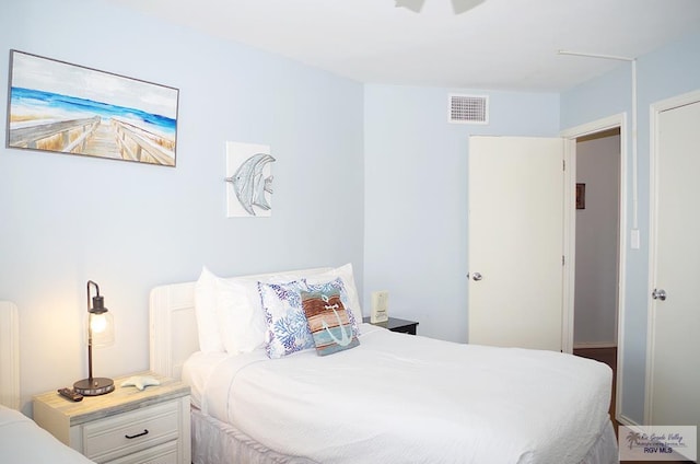 bedroom featuring ceiling fan