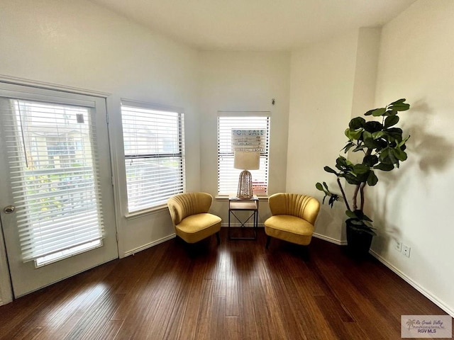 77 Santa Isabel Blvd Unit K 6, Laguna Vista, TX 78578 - sitting room featuring wood finished floors and baseboards
