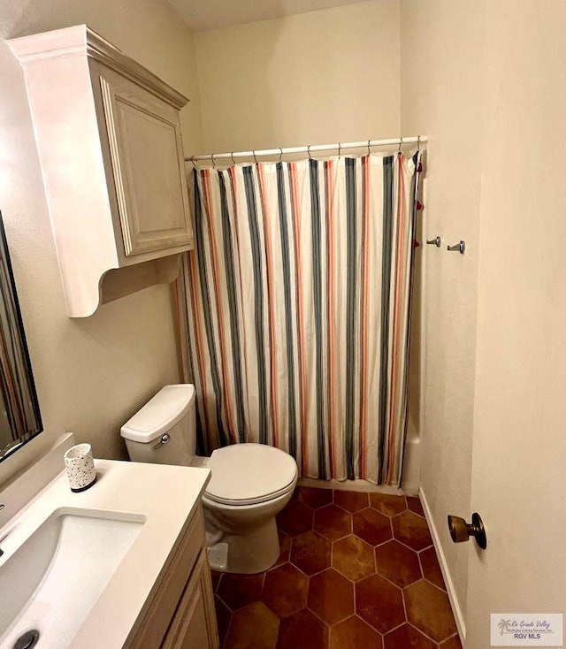 77 Santa Isabel Blvd Unit K 6, Laguna Vista, TX 78578 - full bath featuring vanity, tile patterned flooring, and a shower with curtain