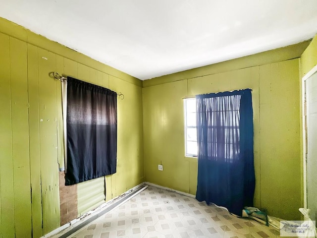 420 4th St, Elsa, TX 78543 - empty room featuring light flooring