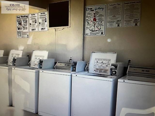 401 Boca Chica Blvd Unit 110, Brownsville, TX 78520 - communal laundry room featuring independent washer and dryer