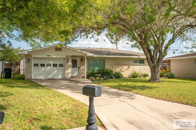 ranch-style home featuring a front lawn