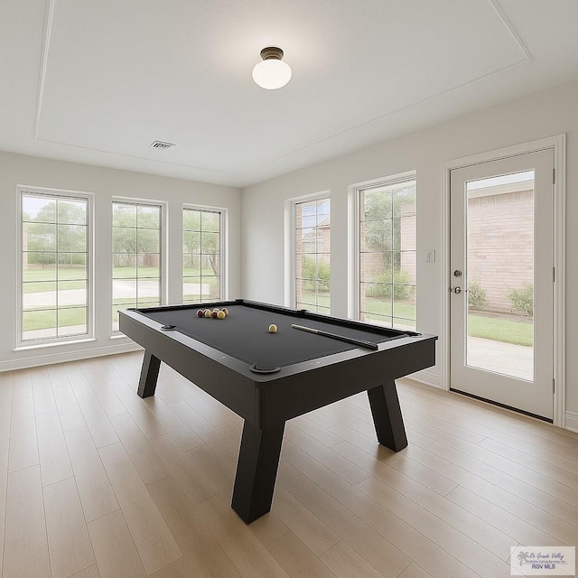 playroom featuring billiards, light wood-style flooring, and visible vents